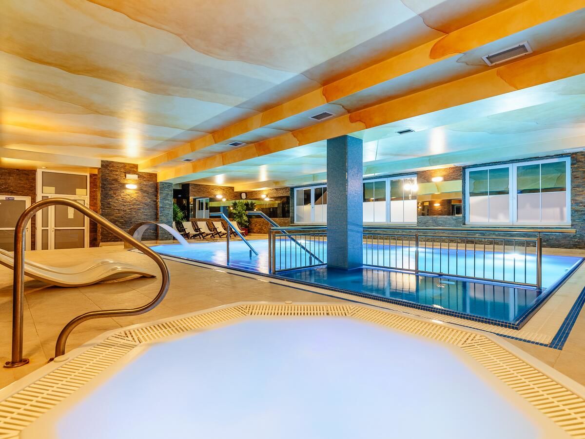 Отель Hotel Skalite Spa & Wellness Щирк-30