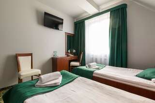 Отель Hotel Skalite Spa & Wellness Щирк Двухместный номер с 1 кроватью или 2 отдельными кроватями-3