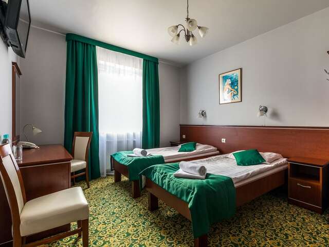 Отель Hotel Skalite Spa & Wellness Щирк-12