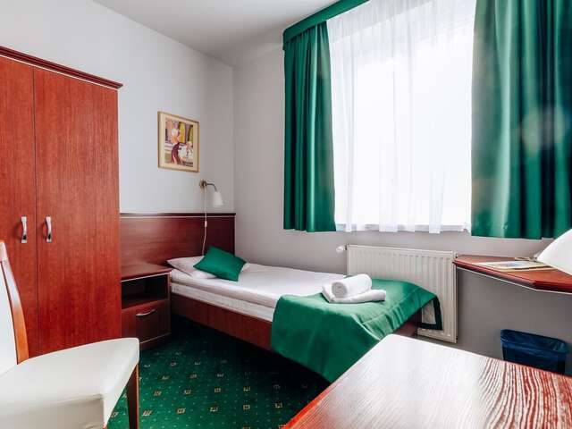 Отель Hotel Skalite Spa & Wellness Щирк-23
