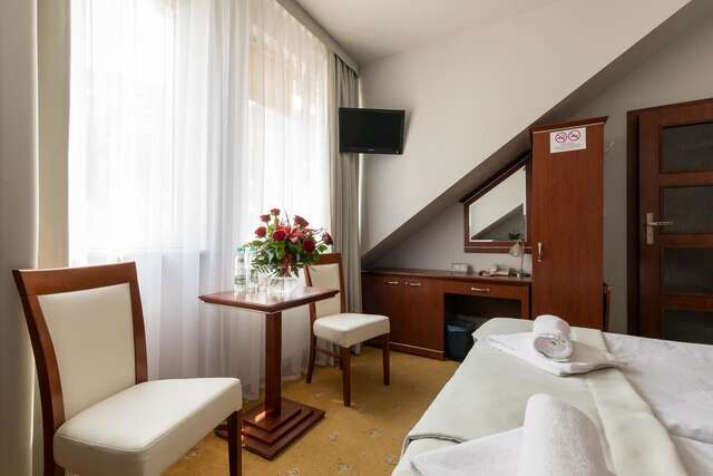 Отель Hotel Skalite Spa & Wellness Щирк-32