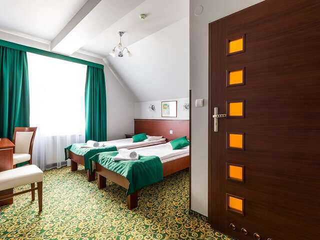 Отель Hotel Skalite Spa & Wellness Щирк-36